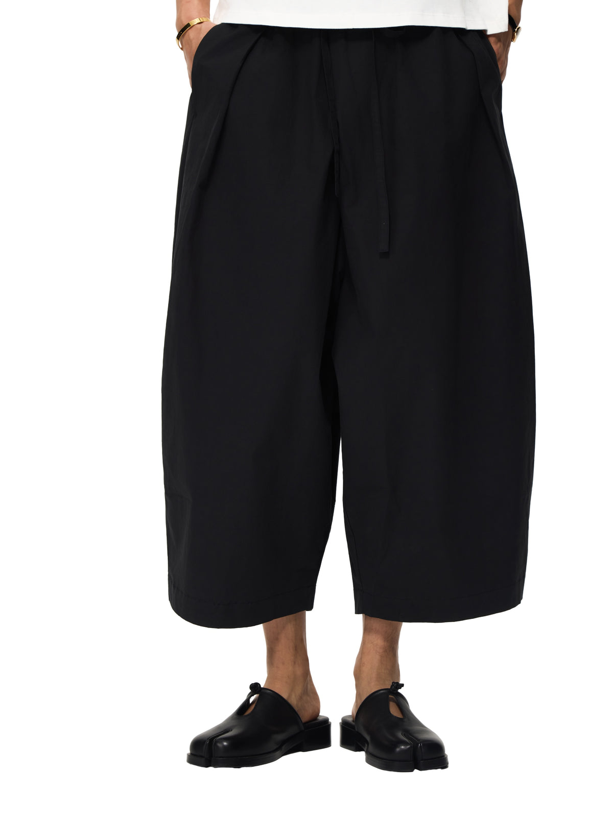 Short ample taille froncée à cordon de serrage – Noir