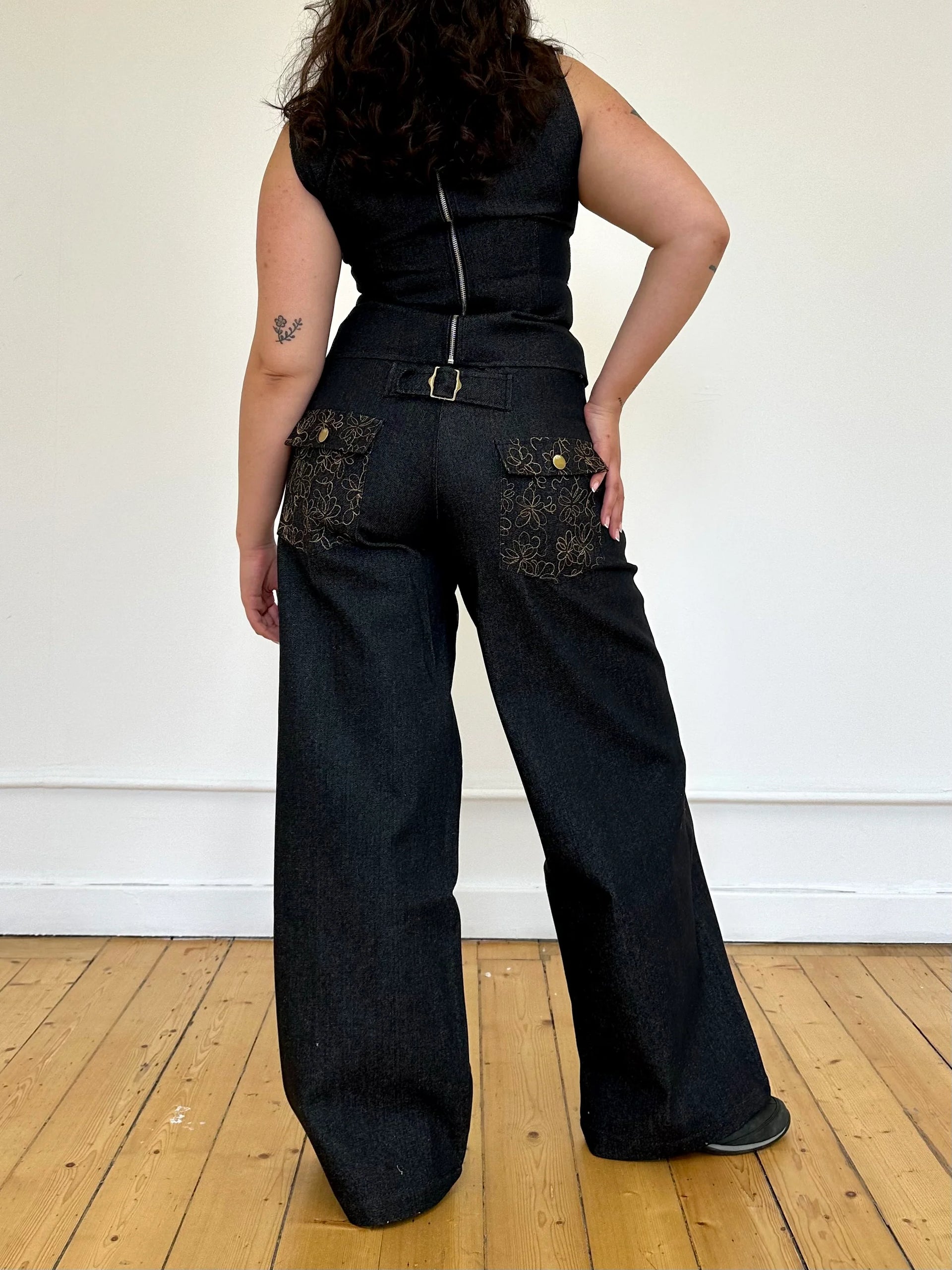 Jean Slouch – Denim brut brodé