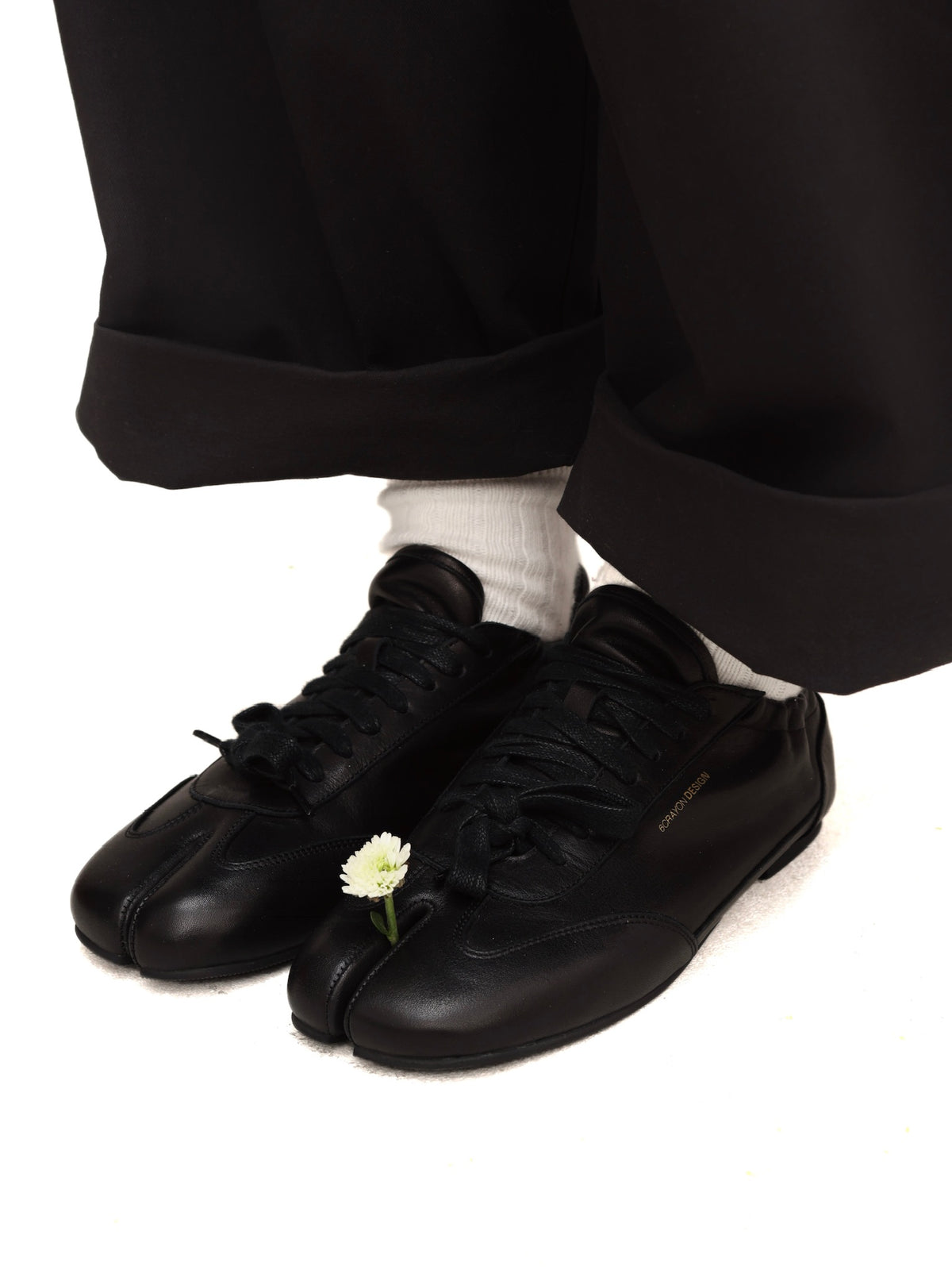 Sneakers Tabi à semelle fine en cuir - Noir